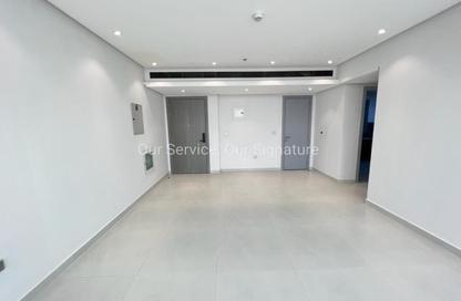 Apartment - 2 - 3 for rent in Shadow Tower - Al Mamzar - Sharjah - Sharjah