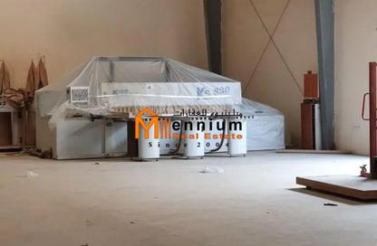 مستودع - استوديو - 2 حمامات للبيع في الجليل - الصجعة - الشارقة