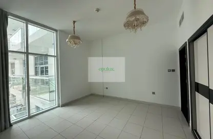 شقة - غرفة نوم - 2 حمامات للايجار في جليتز 3 - جليتز - ستوديو سيتي - دبي
