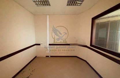 Office Space - Studio - 1 Bathroom for rent in Al Majaz 1 - Al Majaz - Sharjah