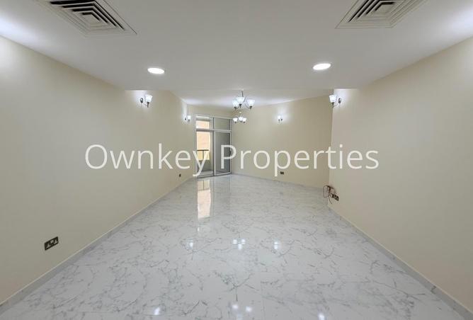 100411848 - Property Image 2