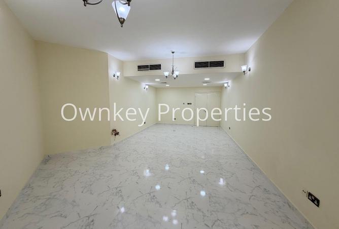 100411848 - Property Image 3
