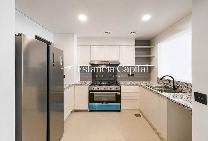 4-bed villa in Costa Brava 1 · Vacant — photo 2