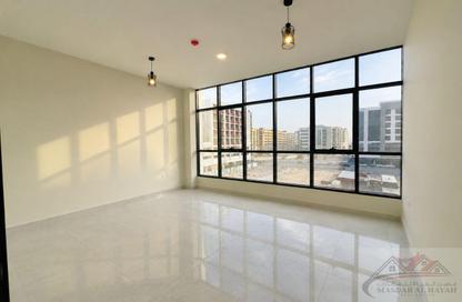 Apartment - 2 - 3 for rent in Muwaileh 29 Building - Muwaileh - Sharjah