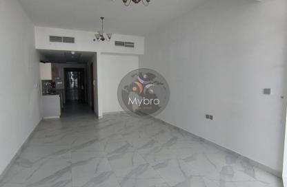 Apartment - Studio - 1 Bathroom for rent in Millennium Binghatti Residences - Business Bay - Dubai