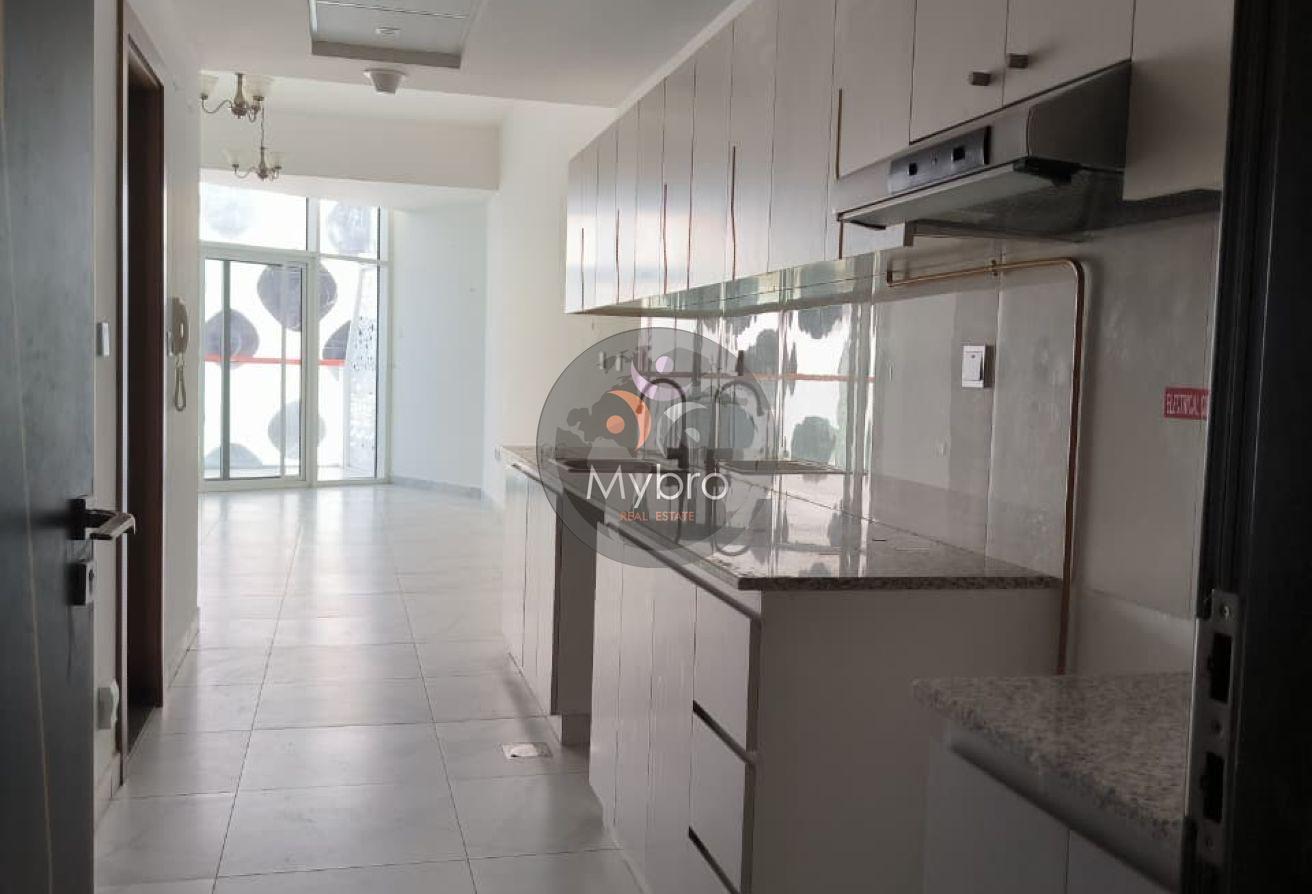Canal & Burj View | Studio Apartment | Vacant photo 3