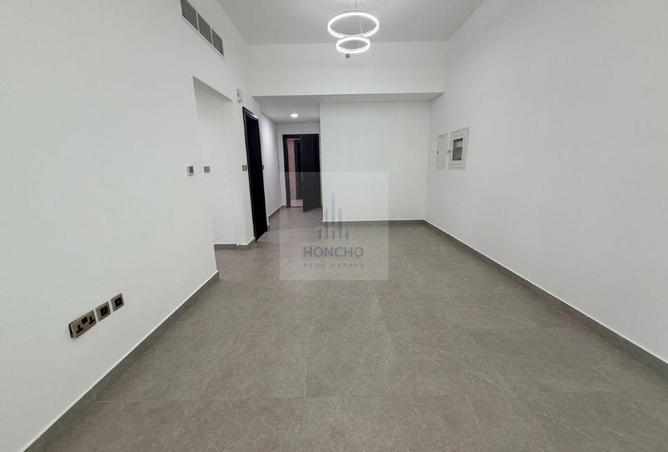 111419200 - Property Image 2