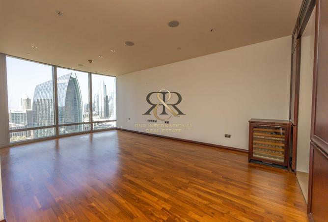 Iconic Location | Modern 1BR | Burj Khalifa photo 2