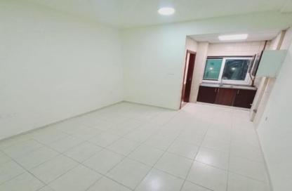 Apartment - Studio - 1 Bathroom for rent in Fire Station Road - Muwaileh - Sharjah Apartment - Studio - 1 Bathroom for rent in Fire Station Road - Muwaileh - Sharjah