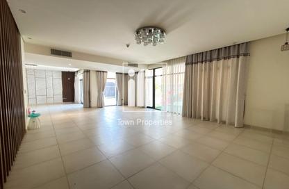 Villa - 4 - 7 for rent in West Yas - Yas Island - Abu Dhabi