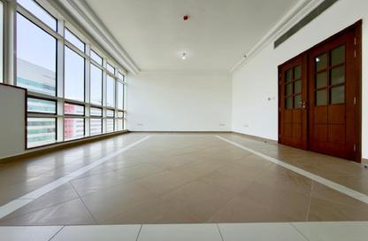 Apartment - 3 Bedrooms - 4 Bathrooms for rent in Al Najda Street - Abu Dhabi