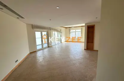 Apartment - 3 Bedrooms - 4 Bathrooms for rent in Al Tamr - Shoreline Apartments - Palm Jumeirah - Dubai