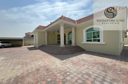 Villa - 3 Bedrooms - 5 Bathrooms for rent in Al Khawaneej 1 - Al Khawaneej - Dubai