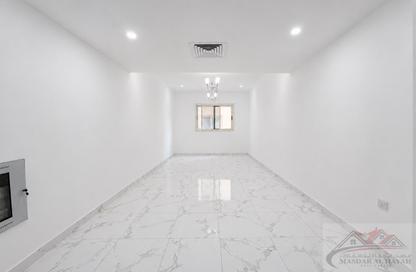 Apartment - 2 - 3 for rent in Muwaileh 29 Building - Muwaileh - Sharjah
