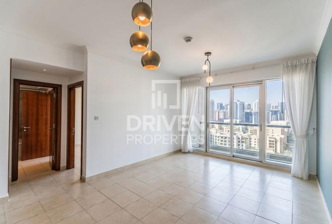 Well Maintained | Canal View | High Floor photo 2