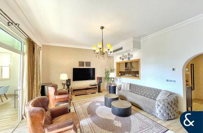 Apartment - 2 Bedrooms - 3 Bathrooms for sale in Al Khudrawi - Shoreline Apartments - Palm Jumeirah - Dubai