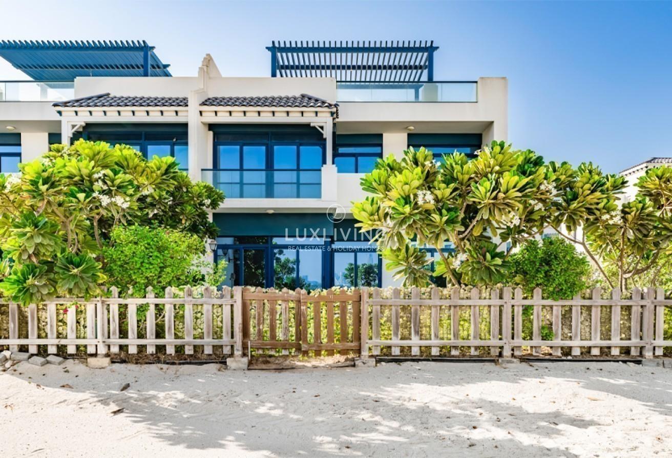 Beachfront Villa | Vacant | Best Deal photo 2