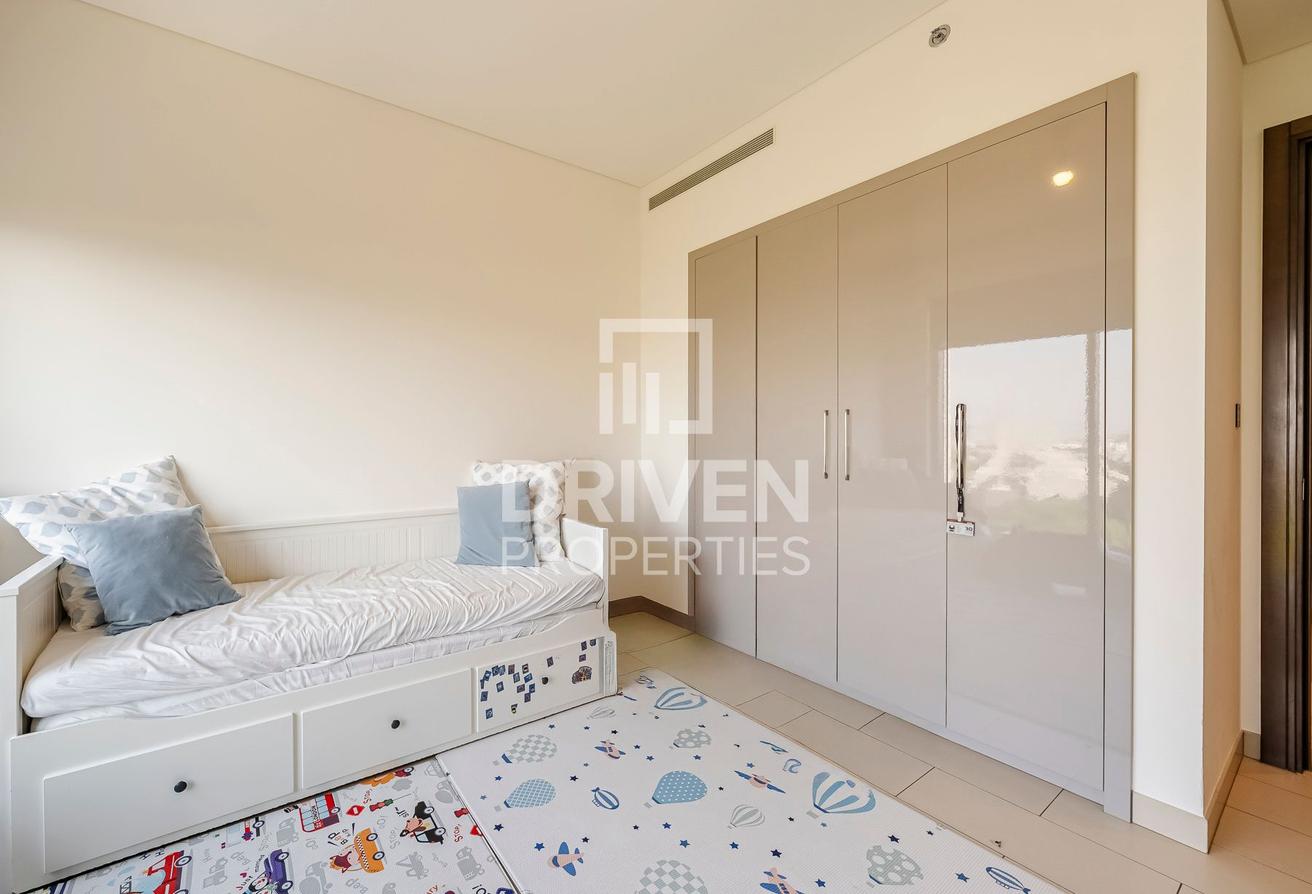 Park Facing | Huge Layout plus Maid's Room photo 9