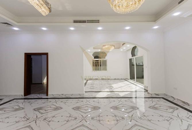 92714635 - Property Image 3