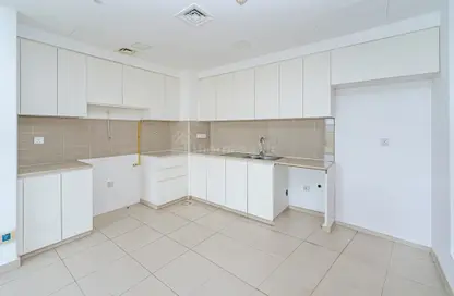 Apartment - 2 Bedrooms - 2 Bathrooms for rent in Zahra Apartments 2A - Zahra Apartments 2 - Zahra Apartments - Town Square - Dubai