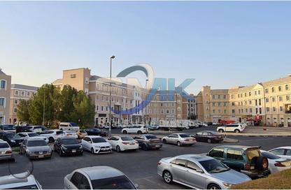 شقة - غرفة نوم - 2 حمامات للايجار في س04 - طراز فرنسي - المدينة العالمية - دبي شقة - غرفة نوم - 2 حمامات للايجار في س04 - طراز فرنسي - المدينة العالمية - دبي