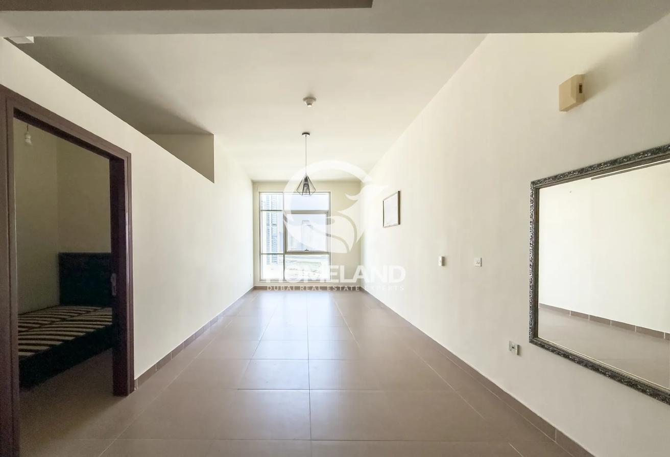 Prime location |Equipped kitchen |Bright and clean photo 4