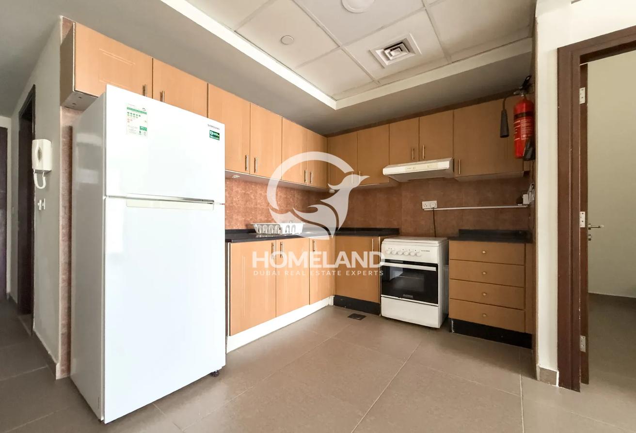 Prime location |Equipped kitchen |Bright and clean photo 5