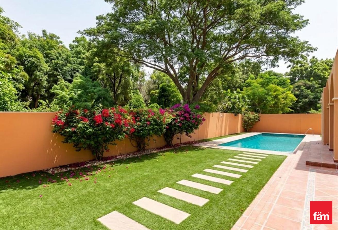NEGOTIABLE 5 BEDROOMS BIG PLOT photo 10