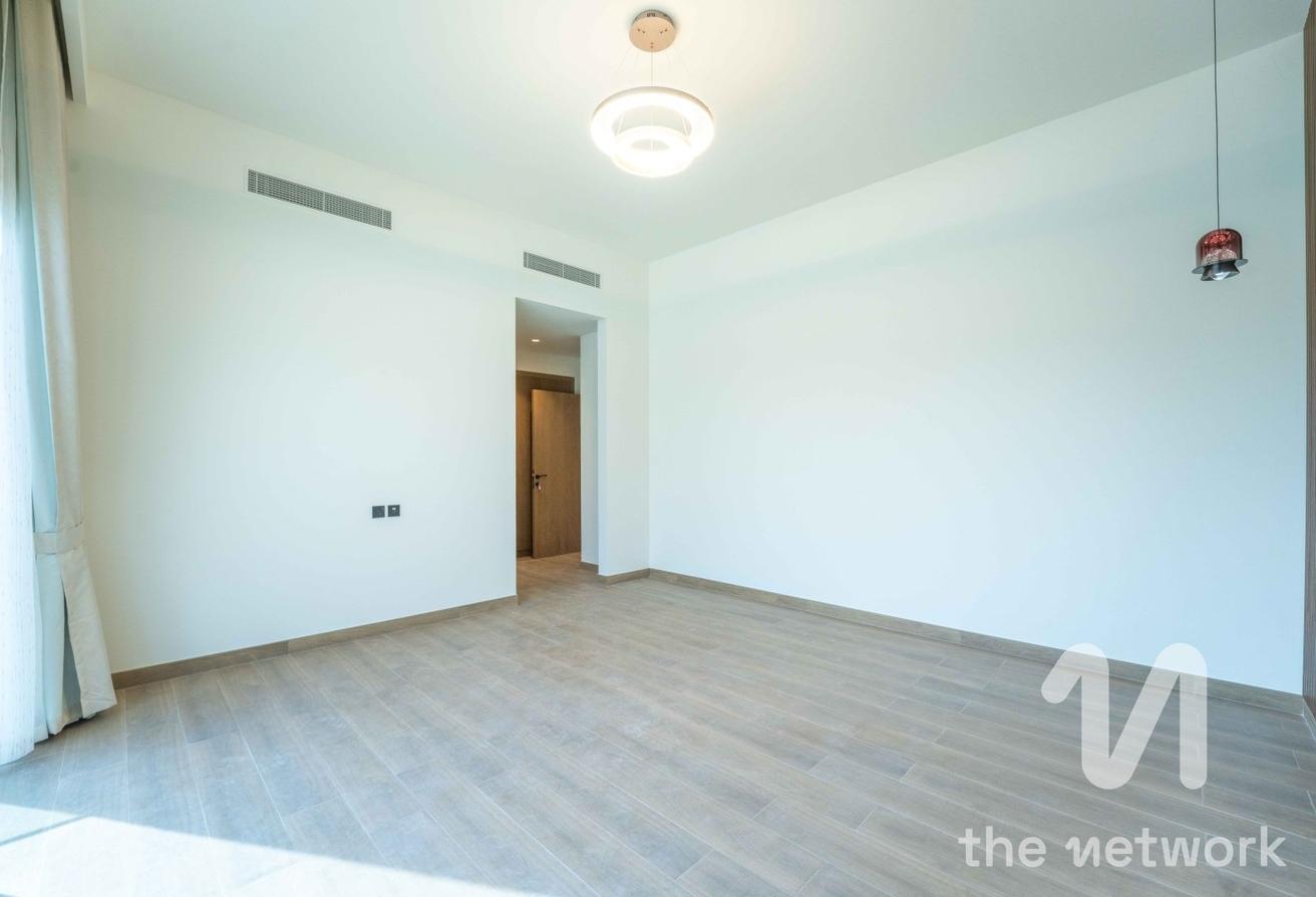 Luxurious 6BR Villa | Prime Lagoon Facing photo 21