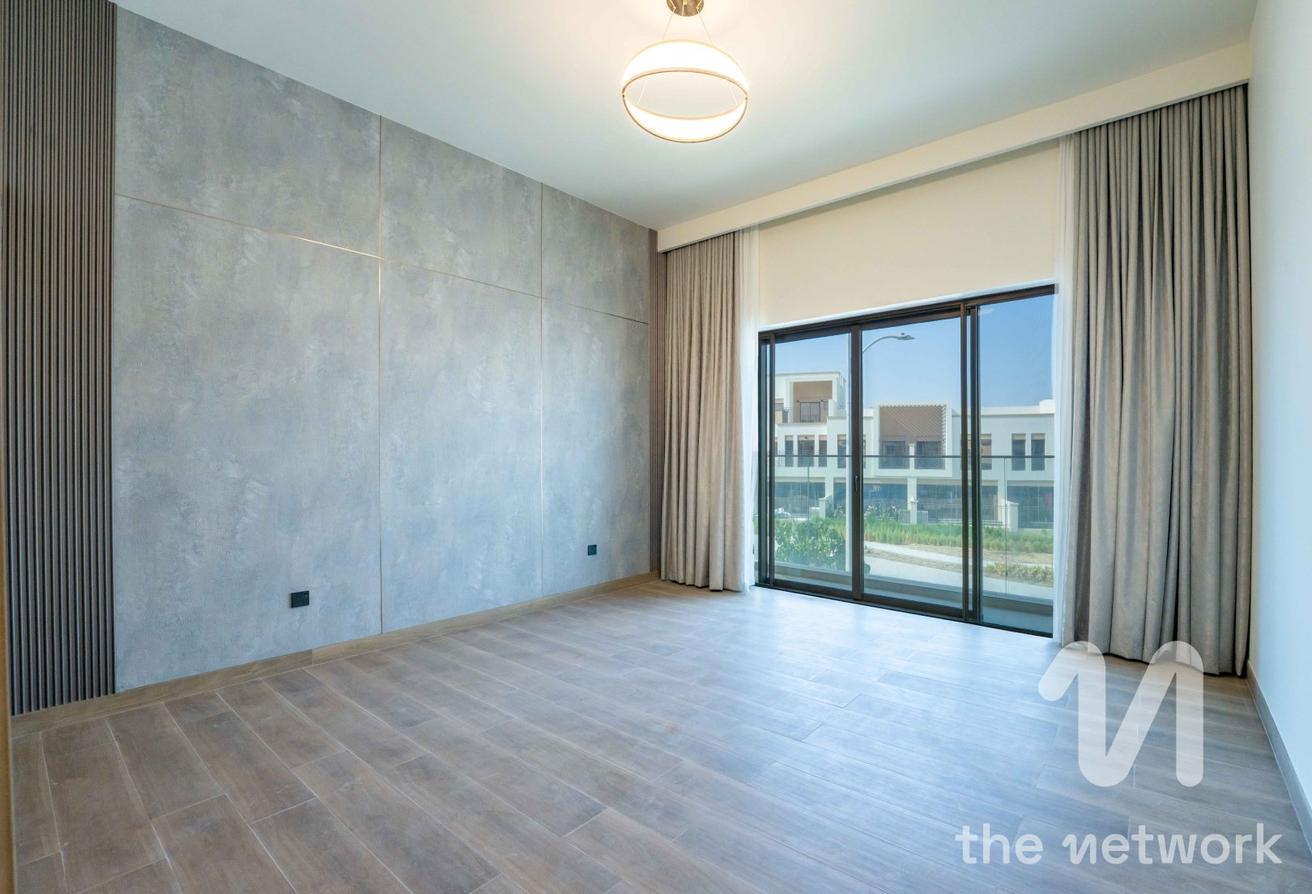 Luxurious 6BR Villa | Prime Lagoon Facing photo 12