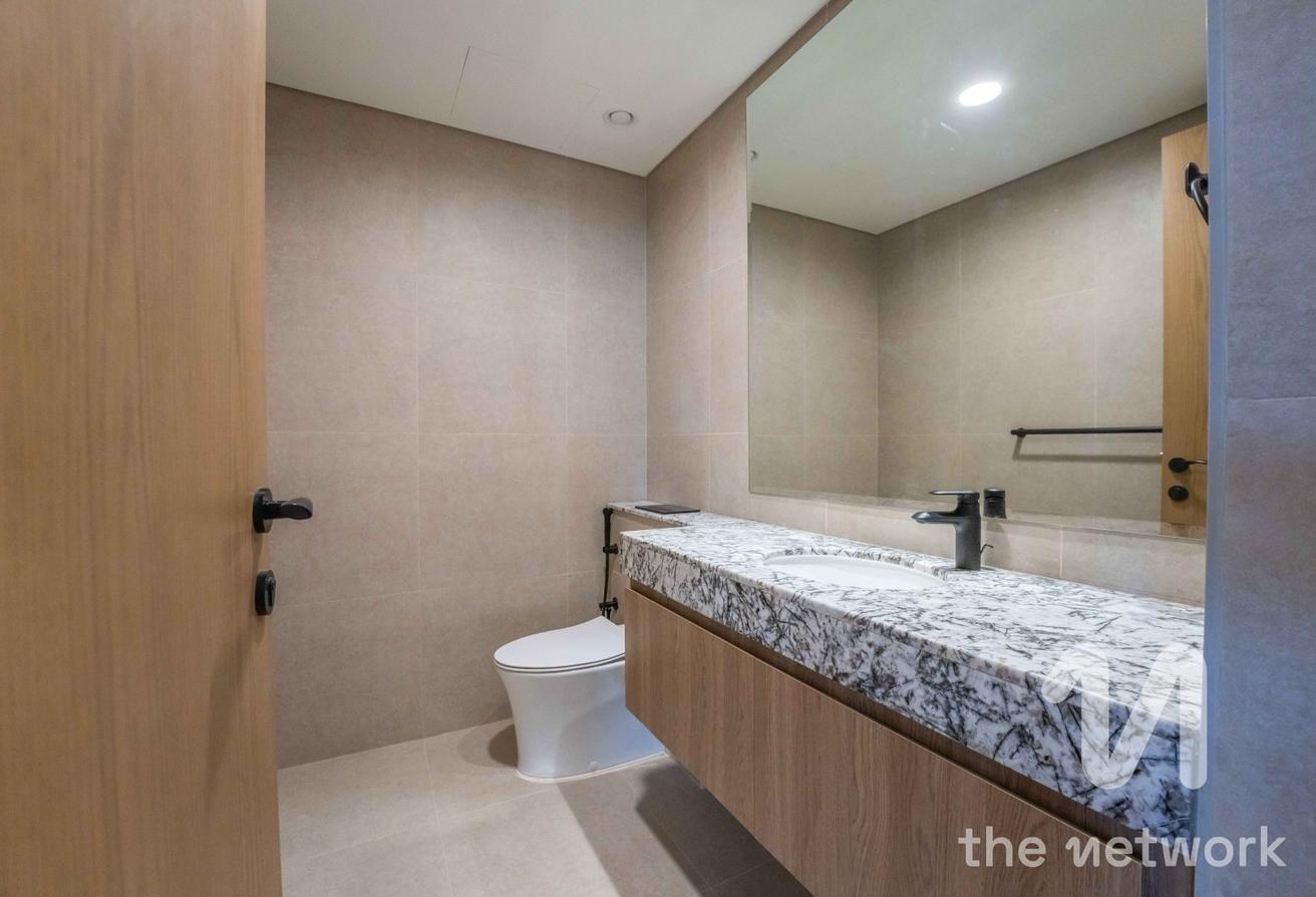 Luxurious 6BR Villa | Prime Lagoon Facing photo 18