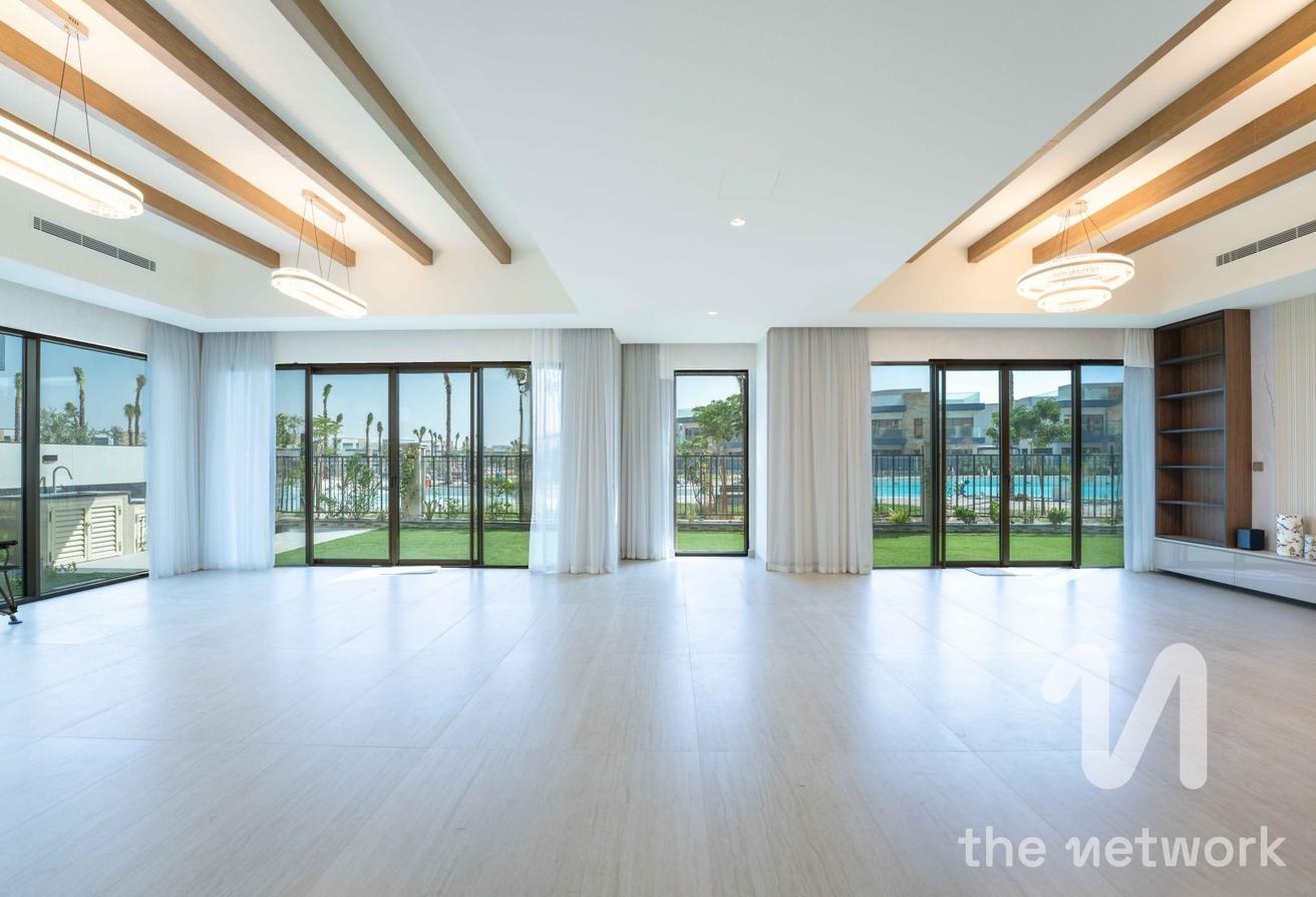 Luxurious 6BR Villa | Prime Lagoon Facing photo 4