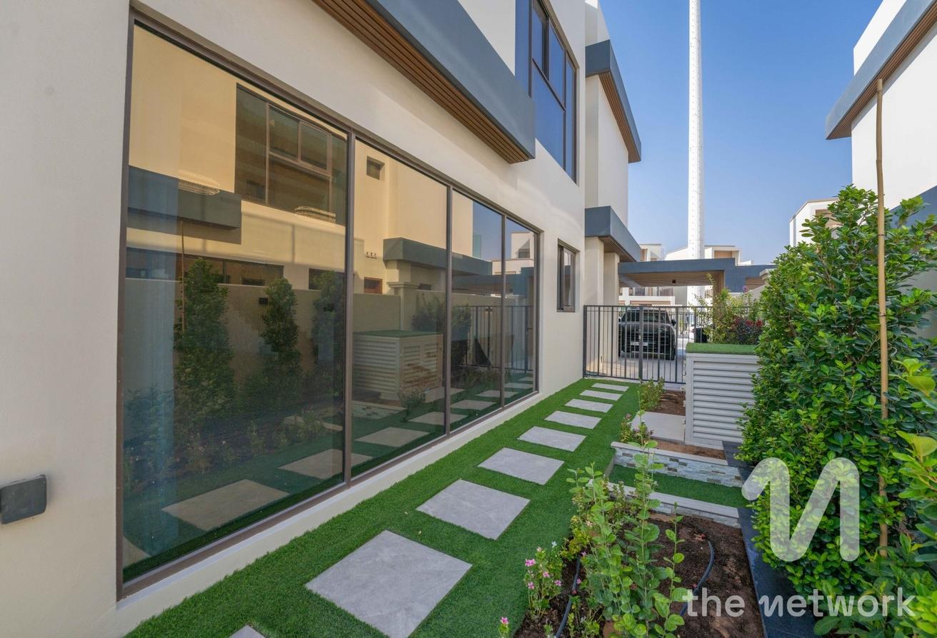 Luxurious 6BR Villa | Prime Lagoon Facing photo 26