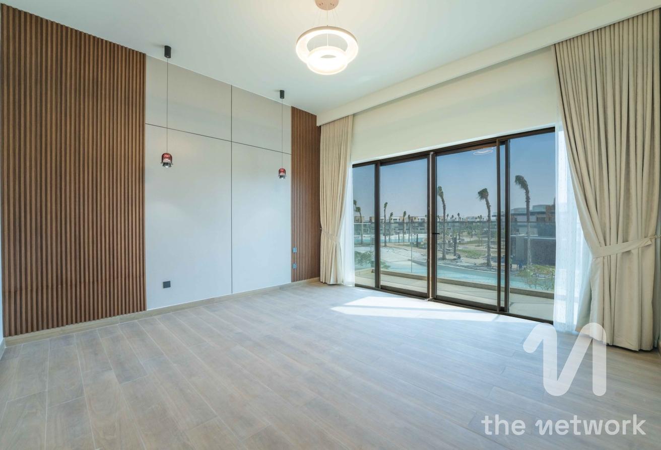 Luxurious 6BR Villa | Prime Lagoon Facing photo 20