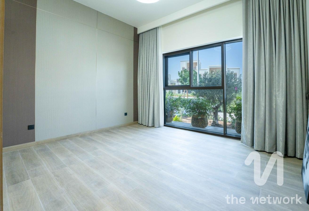 Luxurious 6BR Villa | Prime Lagoon Facing photo 10