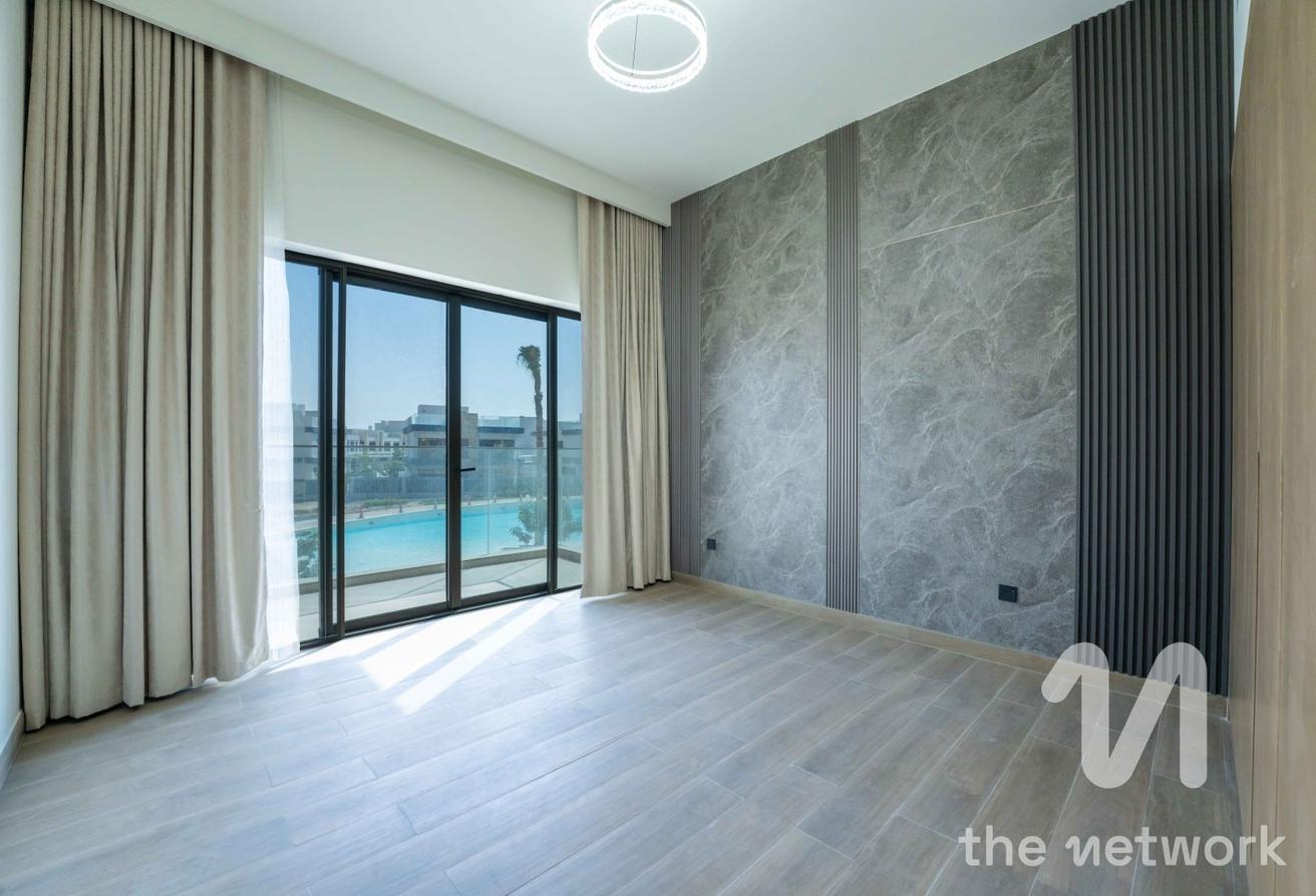 Luxurious 6BR Villa | Prime Lagoon Facing photo 23