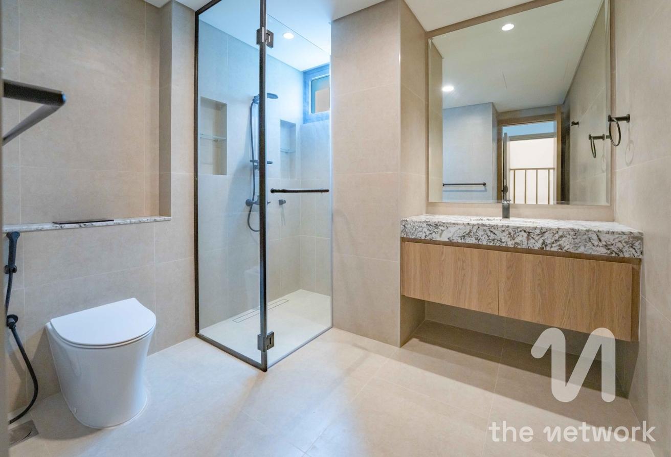 Luxurious 6BR Villa | Prime Lagoon Facing photo 8