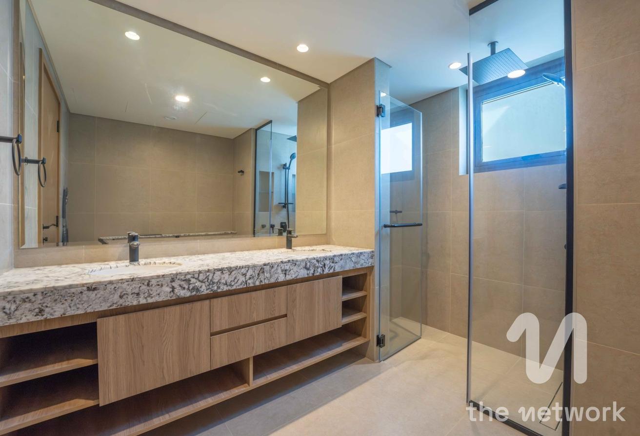 Luxurious 6BR Villa | Prime Lagoon Facing photo 19