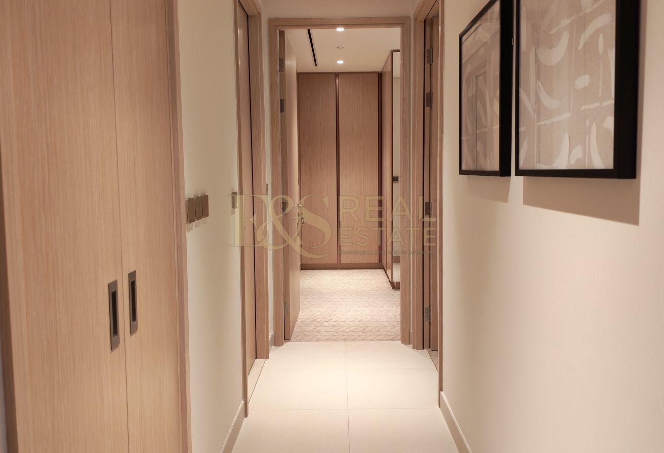 Burj Khalifa View | Furnished | Vacant | Brand New photo 8