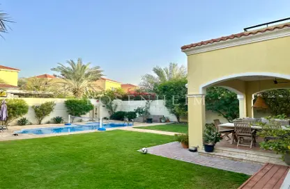 Villa - 4 Bedrooms - 5 Bathrooms for rent in District 4 - Jumeirah Park - Dubai