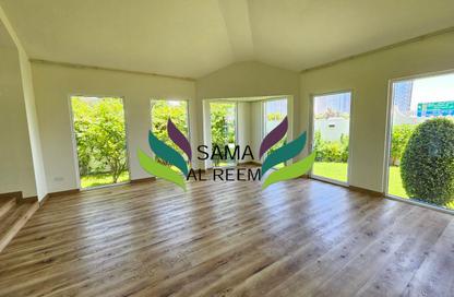 Villa - 5 - 5 for rent in Jumeirah 3 Villas - Jumeirah 3 - Jumeirah - Dubai