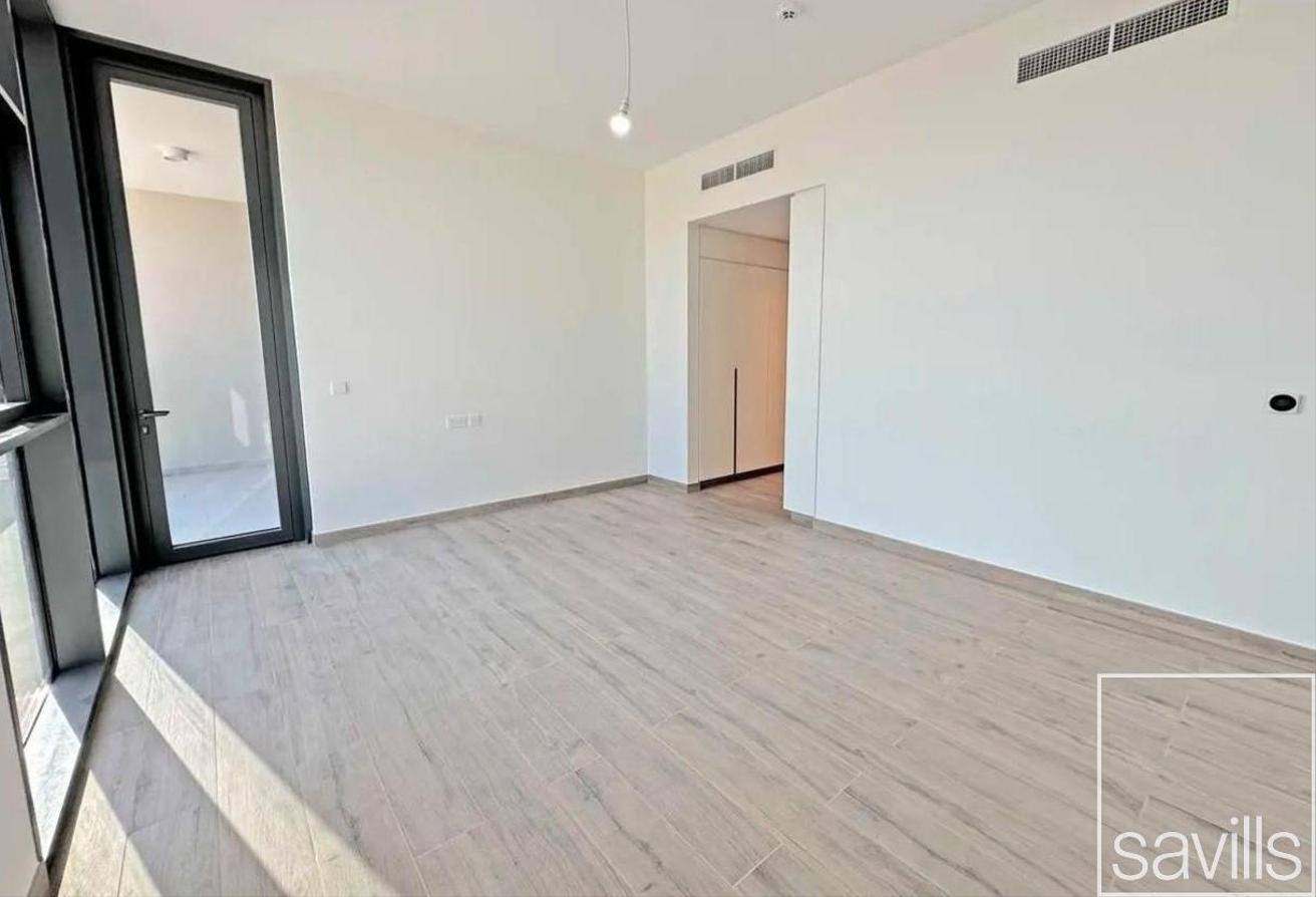 Single Row | Ready to Move In | Community Expert photo 4