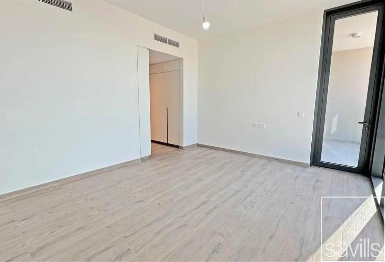 Single Row | Ready to Move In | Community Expert photo 8