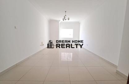 Apartment - Studio - 1 Bathroom for rent in Al Khan - Sharjah