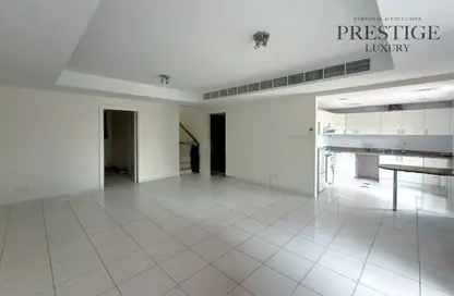 فيلا - 3 غرف نوم - 3 حمامات للبيع في الينابيع 8 - الينابيع - دبي