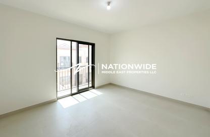 Townhouse - 3 - 4 for rent in Bloom Living - Zayed City (Khalifa City C) - Khalifa City - Abu Dhabi