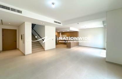 Townhouse - 3 - 4 for rent in Bloom Living - Zayed City (Khalifa City C) - Khalifa City - Abu Dhabi