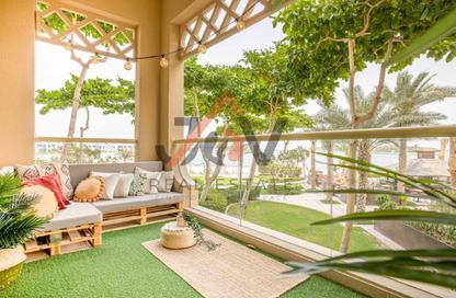 Apartment - 2 Bedrooms - 3 Bathrooms for rent in Al Khudrawi - Shoreline Apartments - Palm Jumeirah - Dubai