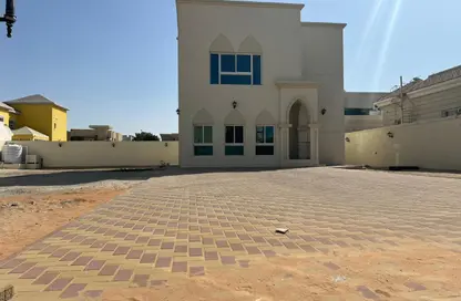 Villa - 4 Bedrooms - 5 Bathrooms for rent in Al Warqa'a 4 - Al Warqa'a - Dubai