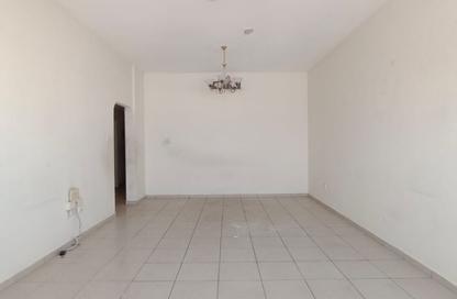 Apartment - 2 - 2 for rent in Burj Al Majaz Tower - Al Majaz 2 - Al Majaz - Sharjah